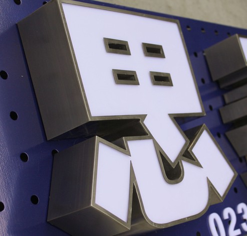 精品不銹鋼拉絲發(fā)光字