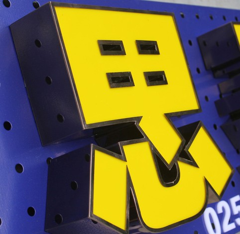 不銹鋼電鍍黑鈦發(fā)光字